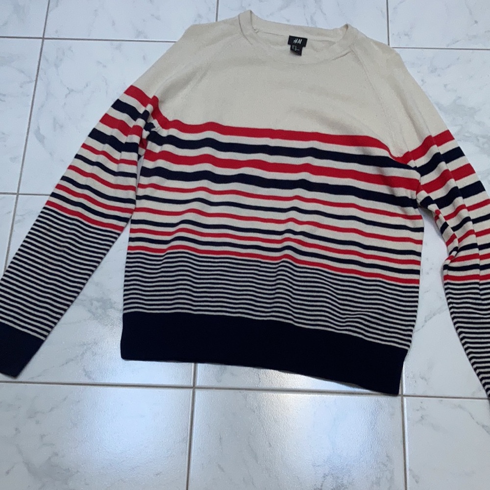 H&M Sweater - Picture 2 of 4